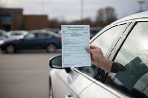 Carte grise voiture 10 ans : calcul et avantages tarifaires