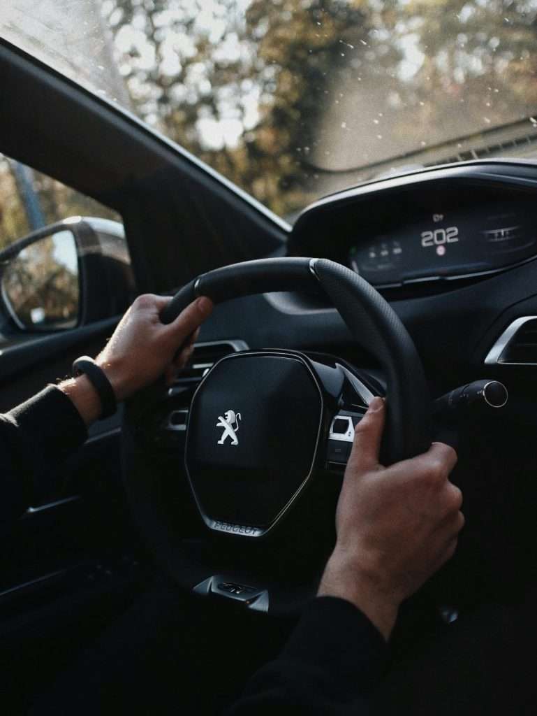Volant Peugeot 208 (2012-2019) : remplacement, compatibilité et conseils pratiques